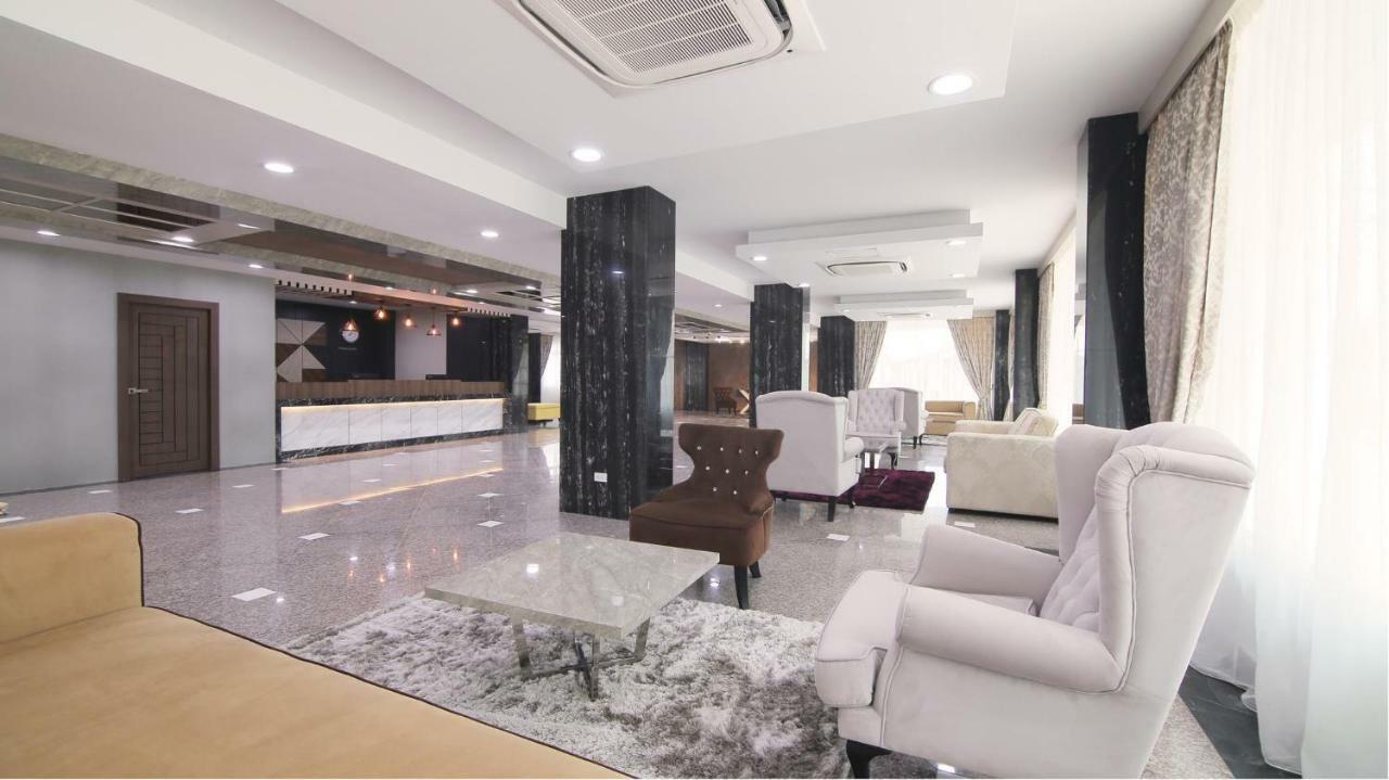 M Soho Danok Hotel Szadau Kültér fotó